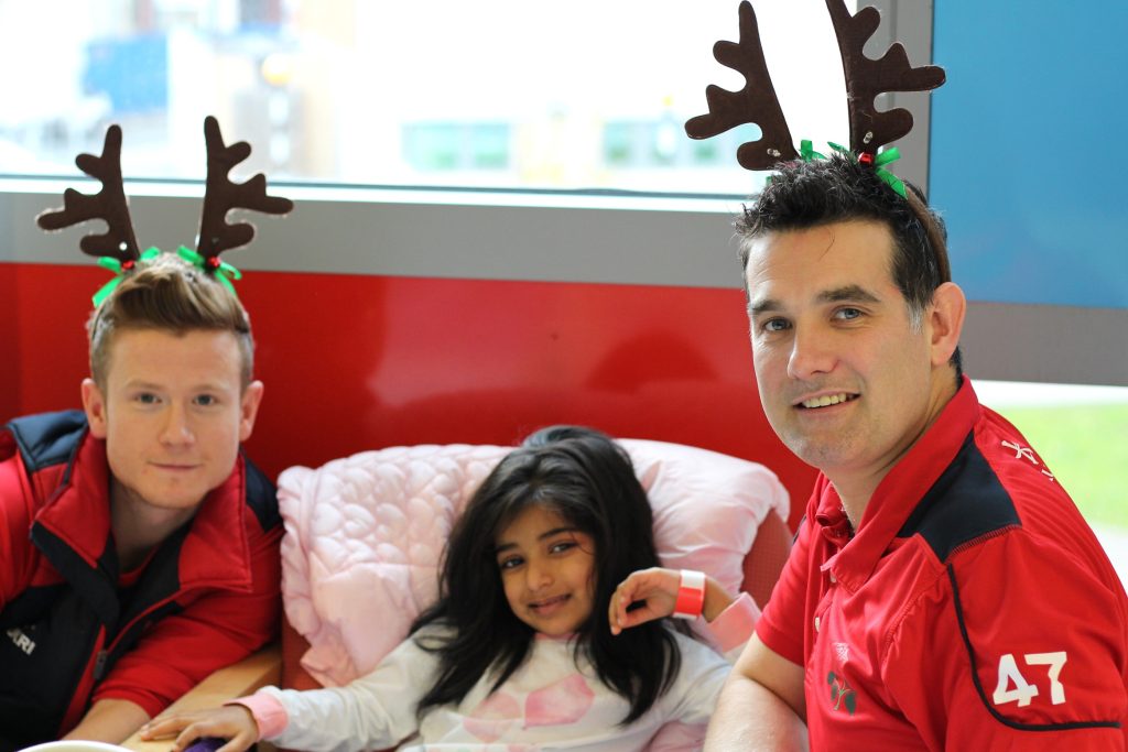 Lancashire players visit to help spread festive cheer - Manchester ...