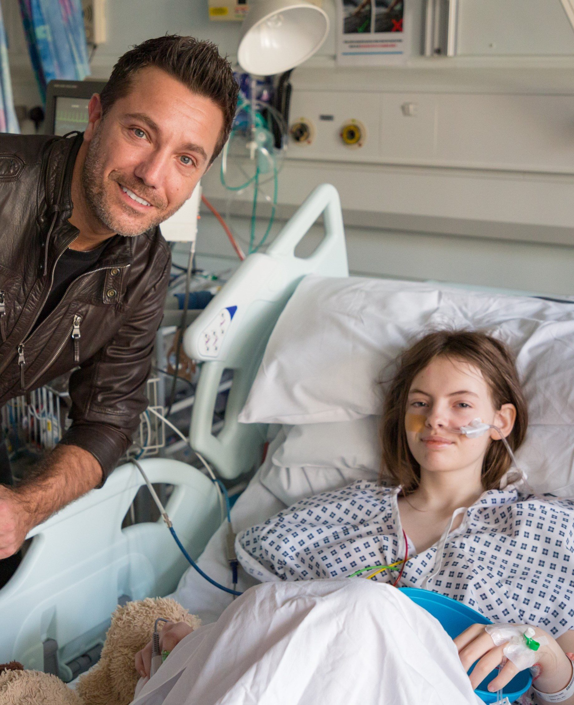 TV-CHEF-GINO-DACAMPO-VISITS-STARLIGHT-PATIENTS